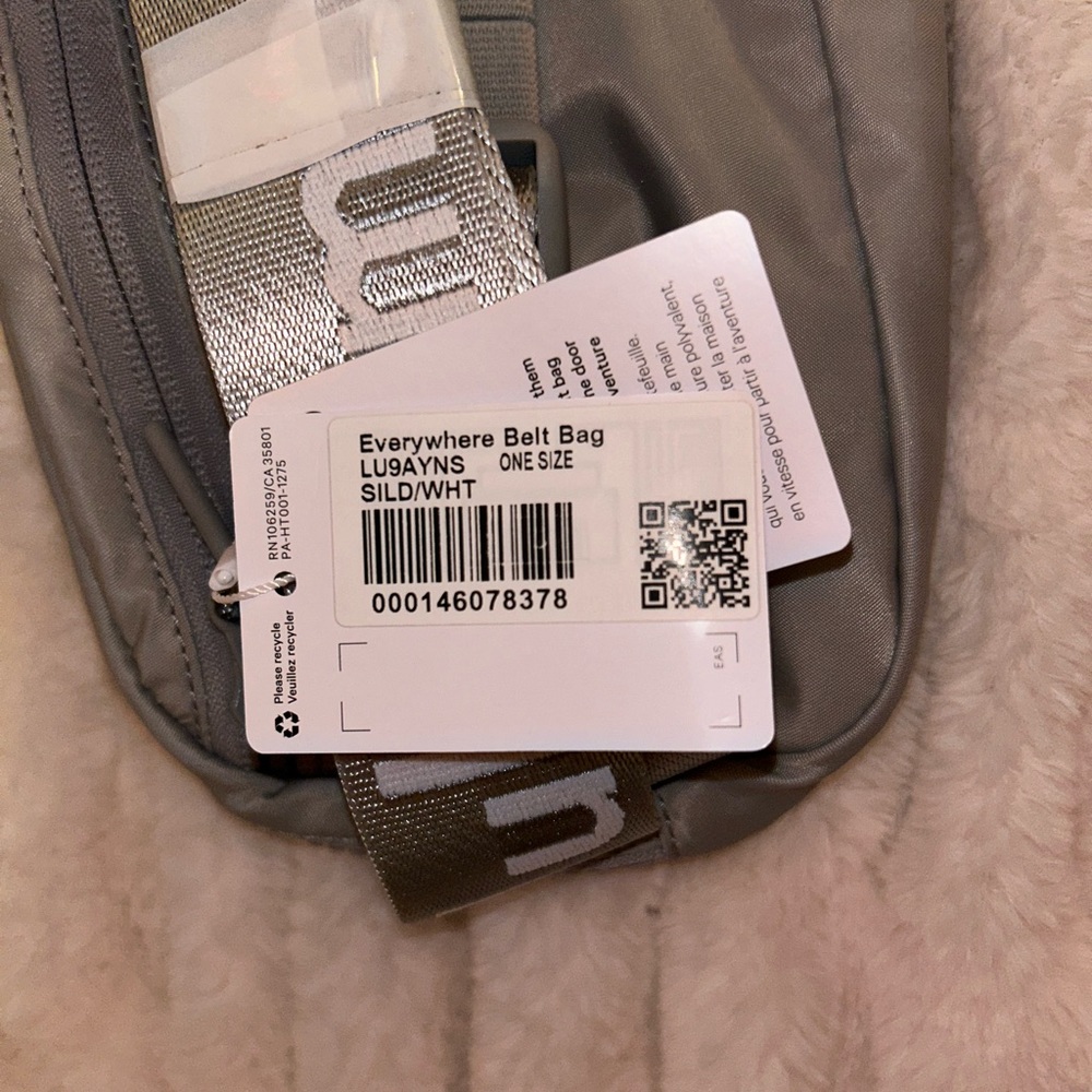 NWT Silver Lululemon Belt Bag - Picture 6 of 7